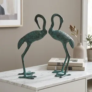 Par de Esculturas de Grullas Metálicas Hechas a Mano con Acabado Envejecido, Figuras de Aves Contemporáneas para Decoración de Mesa - Product Image 4