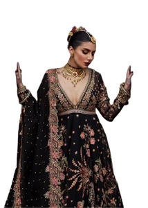 Robe de soirée pakistanaise noire de luxe, brodée de fleurs, col en V, longue robe Pishwas, robe de cérémonie pour invitées de mariage, robe Anarkali - Product Image 2