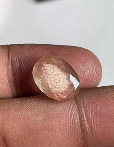 Pierre de soleil d'Oregon naturelle de 5,50 carats, taille ovale, brillante et chatoyante. - Product Image 3