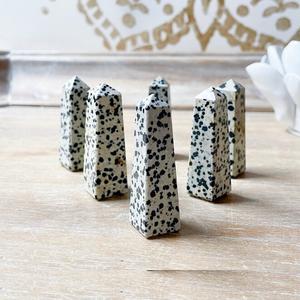 Torre de cristal de jaspe dalmático natural, punta de cristal pulida, piedra dalmática, cristal curativo para Reiki, meditación, decoración energética - Product Image 4