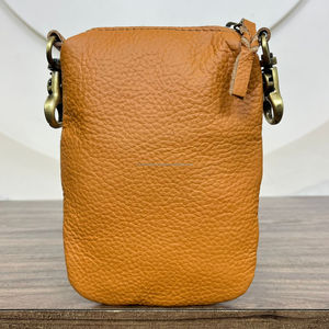 Riñonera OEM personalizada de gran capacidad de cuero de primera calidad para mujer, riñonera para teléfono móvil, riñonera de cuero de vaca para montar en motocicleta - Product Image 5