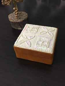 Caja de Almacenamiento de Lujo con Diseño de Camello Bordado en Felpa Roja, Caja de Regalo para Decoración del Hogar, Caja de Regalo para Eid, Ramadán, Bodas y Fiestas - Product Image 5