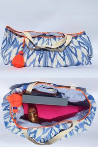 Sac fourre-tout en coton jaune à motif Ikat avec pompons décoratifs, style bohème, deux poignées, ouverture supérieure, écologique, réutilisable, pour le shopping - Product Image 4