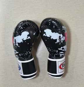 Guantes de Boxeo de Alta Calidad al Por Mayor 2025, Guantes de Boxeo Fairtex para Hombre con Logotipo Personalizado, Hechos en Pakistán, Modelo MS-BG-674 - Product Image 4