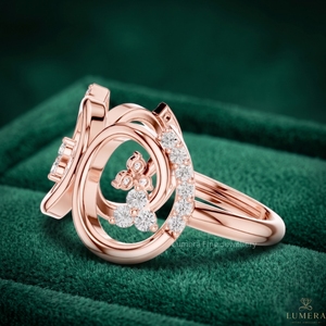 Bague de luxe en diamant taille ronde |   Bague géométrique en or rose 9K 10K 14K 18K pour femmes |   Bijoux fins sur mesure - Product Image 2