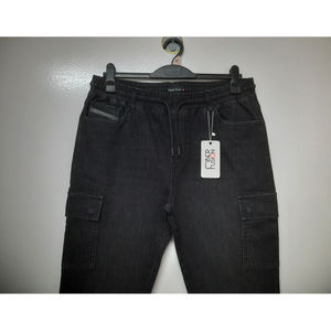 Pantalon cargo en denim pour homme avec plusieurs poches, coupe slim, tissu durable pour un usage décontracté, les activités de plein air et le confort au quotidien - Product Image 2