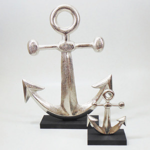 Sculpture abstraite moderne en aluminium coulé, artisanale et luxueuse, figurine de table artistique pour salon, artisanat métallique - Product Image 1