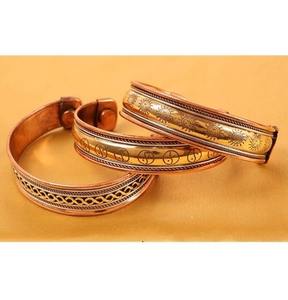 Bracelet en cuivre de qualité supérieure, fait main, réglable, accessoire de bijouterie élégant pour un usage quotidien et pour offrir en cadeau - Product Image 1