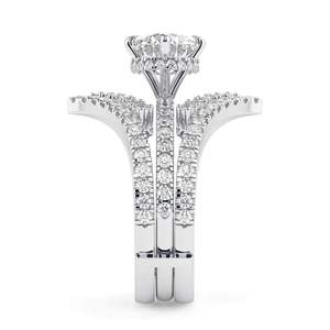 Bague de fiançailles trio pour femme, style unique et élégant, avec diamant de laboratoire taille ronde et halo dissimulé - Product Image 2