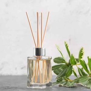 Bâtonnets diffuseurs en rotin de qualité supérieure, en bois végétal haute densité, pour une diffusion continue du parfum - Product Image 1
