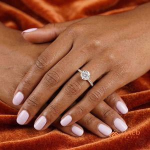 Anillo de Moissanita Solitario Chapado en Oro sobre Plata, Elegante Joyería de Compromiso y Aniversario para Mujer, Estilo NY, Regalo de Moda de Lujo - Product Image 4