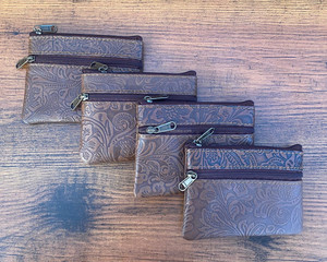 Nouvelle vente chaude à la main en cuir véritable gaufré marron Floral Double fermeture éclair Mini portefeuille pour femmes Vintage peau de vache porte-monnaie - Product Image 3