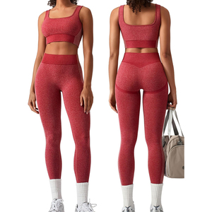 Conjunto de Yoga Rosa de Dos Piezas: Leggings de Cintura Alta y Sujetador Deportivo con Espalda Cruzada y Cuello Cuadrado, Sin Costuras, de Color Liso, en Spandex y Poliéster - Product Image 2