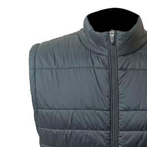 เสื้อกั๊กคุณภาพสูง น้ำหนักเบา ทรงบับเบิ้ล ผลิตจากโพลีเอสเตอร์ 100% ไม่มีแขนเสื้อ บุด้วยใยสังเคราะห์ 150 กรัม พร้อมซิปที่กระเป๋าและด้านหน้า - Product Image 4