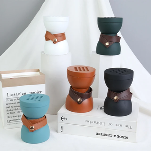 Support de brûleur à bakhoor HeritageAura, support d'encens luxueux en bois et cuir fait main avec des motifs arabes multicolores vibrants - Product Image 1