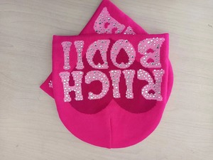 Bonnet Rich Bodi rose orné de strass, 100 % acrylique, tricoté à la machine, pour femme, décontracté, hiver, 56-58 cm - Product Image 2