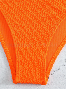 Ensemble de bikini texturé et respirant pour femme - Maillot de bain 2 pièces à col halter avec motif uni écologique - Product Image 6