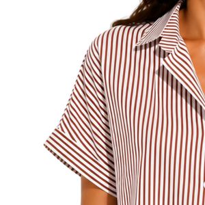Camisa corta a rayas marrón y blanca personalizada para mujer, con logotipo bordado personalizado, manga corta, abotonada, informal, blusa de verano, OEM - Product Image 3