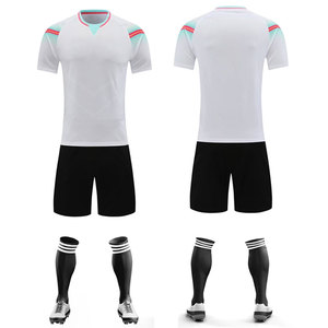 Tenue de football unisexe, nouveau design, haute qualité, vêtements de sport fabriqués en usine, ensemble de maillots de football unisexe par sublimation - Product Image 6