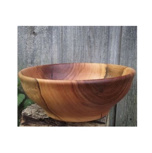 Bol en bois traditionnel fait à la main, vaisselle rustique pour servir des bonbons, des fruits, des collations, des salades, des desserts, décoration de cuisine, de salle à manger et de maison - Product Image 3