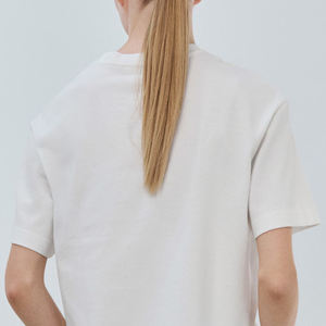 T-shirt en coton pour femme, col rond, coupe oversize, avec logo, style urbain chic / T-shirt élégant pour le quotidien, tendance 2026 - Product Image 5