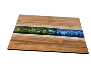 Tabla de cortar de resina epoxi, fusión de artesanía, fuerza y calidez, mientras que la resina epoxi aporta color, modernidad y profundidad artística. - Product Image 5