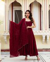 Robe de soirée de créateur en faux georgette à sequins, coupe ample, avec dupatta en faux georgette, ensemble prêt-à-porter
