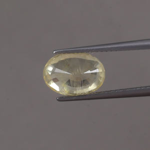 Zafiro Amarillo Suelto Certificado IGI, Corte Ovalado de 11x8mm, 4.57 Quilates, para Joyería, 100% Natural, con Cambio de Color, Tratado con Aceite - Product Image 3