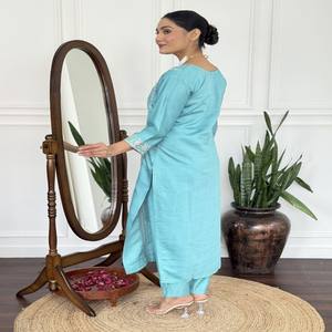 VASTRA COTTAGE Kurta Azul Cielo Bordada con Pantalón y Dupatta con Borde de Encaje Chanderi, Atuendo Étnico para Fiesta para Mujer - Product Image 2