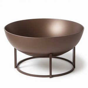 Brasero de jardin Grand Artisan, fabriqué avec des techniques métalliques intemporelles, pour des espaces extérieurs luxueux, patios, cours et terrasses. - Product Image 1
