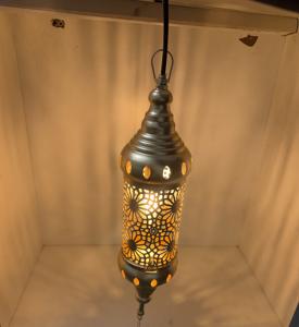 Lanterne à bougies en métal faite à la main pour la décoration de la maison et du jardin Inserts en verre pour les fêtes de Noël en plein air - Product Image 6