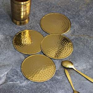 Ensemble de sous-verres ronds en laiton massif de luxe avec finition martelée moderne, résistants à la chaleur, écologiques et durables - Product Image 4