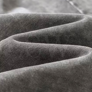 Shorts élégants pour hommes, effet délavé, coupe décontractée, idéal pour la plage et un look décontracté estival. - Product Image 2