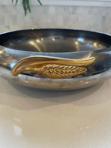 Cuenco decorativo minimalista con acabado plateado y diseño de hojas doradas para la decoración de la mesa de entrada, para un estilo que deja una primera impresión. - Product Image 2