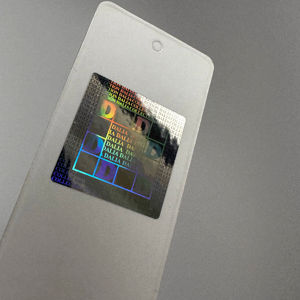 Etiqueta colgante de impresión Offset personalizada de alta calidad, sello caliente, hoja de plata, etiqueta oscilante, reciclaje, tarjeta de papel ecológica, billete doblado - Product Image 1