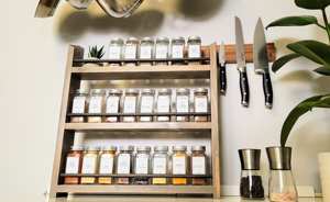 Estante para especias de madera maciza hecho a mano de 18 pulgadas de ancho, organizador de almacenamiento de cocina de tres niveles para encimera de despensa y exhibición en pared. - Product Image 2