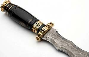Cuchillo decorativo hecho a mano DIY OEM con hoja recta de acero de Damasco, mango de cuerno de búfalo negro, guardacuchillo de latón, 4mm de grosor - Product Image 2