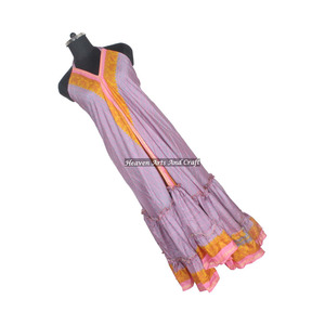 Top Halter de Seda Reciclada con Estampado Floral, Estilo Bohemio, para Festivales, Moda Bohemia, Estilo Diosa, Ropa de Playa Vintage para Mujer - Product Image 1
