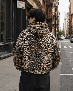 Sudadera con capucha unisex de forro polar con estampado de leopardo, con cremallera, estilo camuflaje, holgada, informal, para uso urbano, con corte cuadrado y cremallera. - Product Image 4
