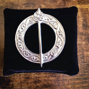 Broche para chal con diseño de caligrafía, cierre trasero tipo broche Highland, accesorios tradicionales para kilt escocés - Product Image 4