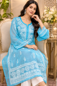 Kurti droit pour femme en Georgette bleu ciel de qualité supérieure, brodé Chikankari, tenue ethnique traditionnelle de Lucknow pour la vente en gros - Product Image 4