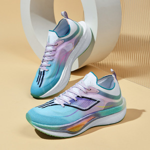 Nouvelles chaussures de sport légères et respirantes pour hommes, femmes et jeunes, chaussures de course à semelle en carbone, antidérapantes et résistantes à l'usure - Product Image 2