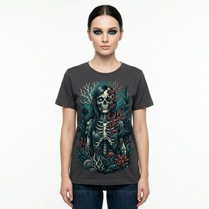 เสื้อยืดโกธิคสไตล์วินเทจสำหรับผู้หญิง ลายกราฟิกสยองขวัญ แนวสตรีทแวร์ขนาดใหญ่ สีเข้ม ผลิตจากโรงงานพิมพ์เสื้อยืดผ้าฝ้าย - Product Image 5