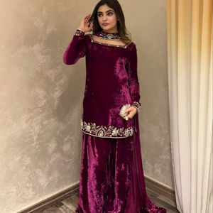 Pantalon Sahara artisanal moderne ethnique en velours de viscose épais et à sequins, fluide en faux georgette, pour l'hiver et l'automne, idéal pour les fêtes - Product Image 1