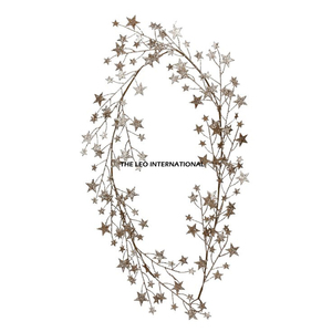 Guirlande suspendue élégante de couleur or, design luxueux et feuillage, vierge pour sublimation, autres décorations de Noël - Product Image 4