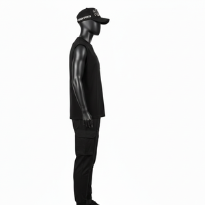 Conjunto de 2 piezas para hombre de alta calidad, camiseta sin mangas negra de algodón suave y poliéster, pantalón jogger con bolsillos tipo cargo, bordado personalizado. - Product Image 4