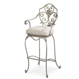 Chaise de bar moderne en fer forgé, tabouret de café classique en métal, chaise haute robuste pour extérieur, balcon, patio, avec accoudoirs fixes et coussin crème - Product Image 1