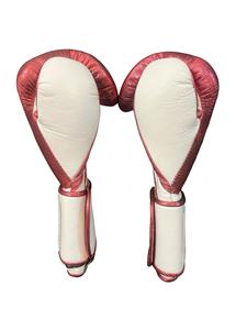 Gants de boxe Sanda personnalisés en cuir de vachette premium avec fermeture auto-agrippante, rose-blanc métallisé extensible – Sans boxe, pas de vie - Product Image 4