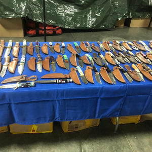 Lot de couteaux de chasse Damas mixtes avec étui – Livraison immédiate, stock disponible, vente en gros uniquement, option de sélection et d'assemblage de couteaux - Product Image 1