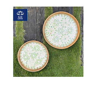 Plateau en rotin écologique de qualité supérieure, sûr et propre, avec incrustation de coquillages purs, idéal pour la décoration de commodes et le service de thé, vente directe. - Product Image 1